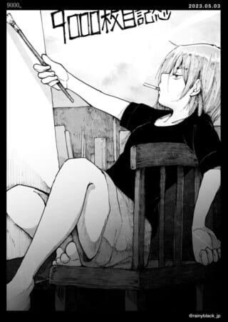 椅子に座る絵を描く人物。